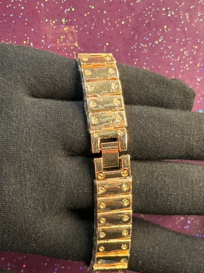 CRTR - LADIES WATCH - SLIM MODEL - GOLDEN CHAIN WITH GREEN DIAL