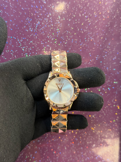 GUCCI - LADIES WATCH - ROSE GOLD CHAIN WITH WHITE DIAL