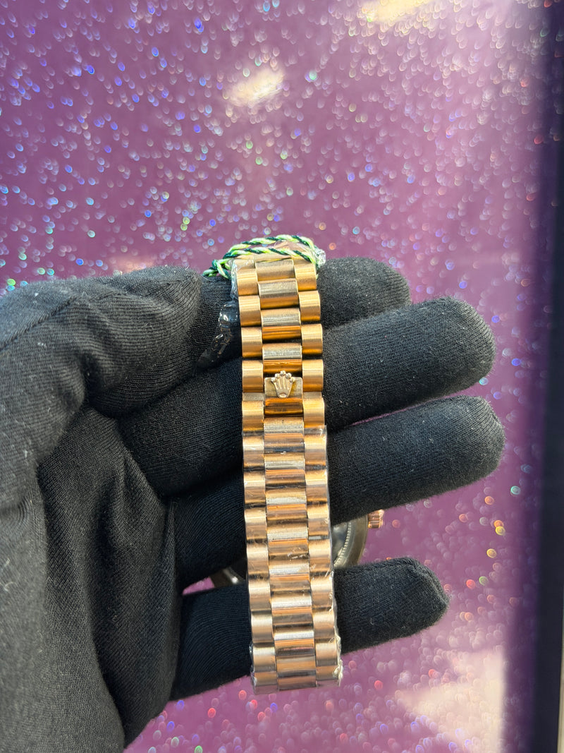 ROLEX - MEN'S WATCH - GOLDEN CHAIN WITH  WHITE DIAL