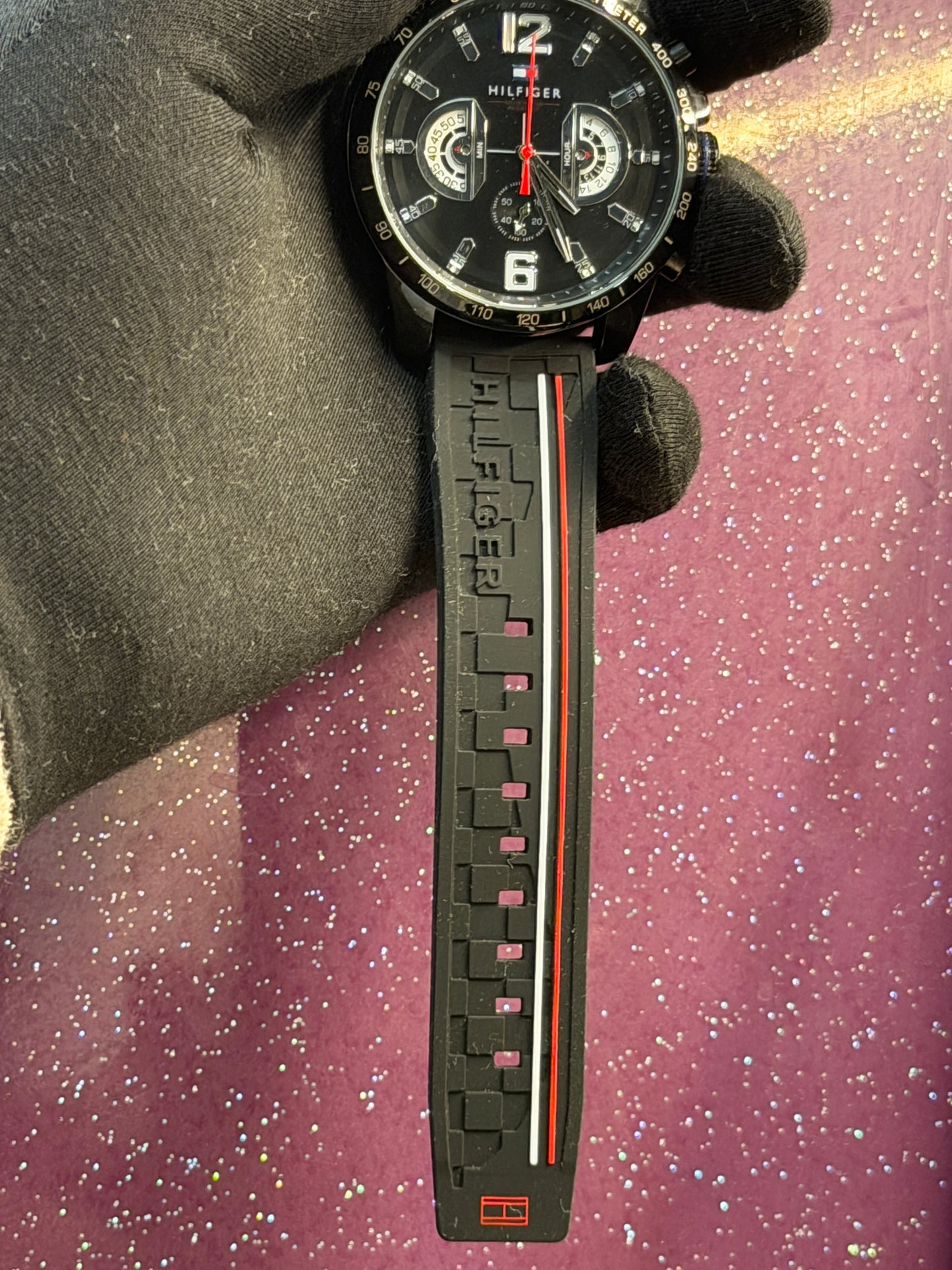 TOMMY HILFIGER - MEN'S WATCH - CHRONOGRAPH - SILICON STRAP - BLACK  COLOUR