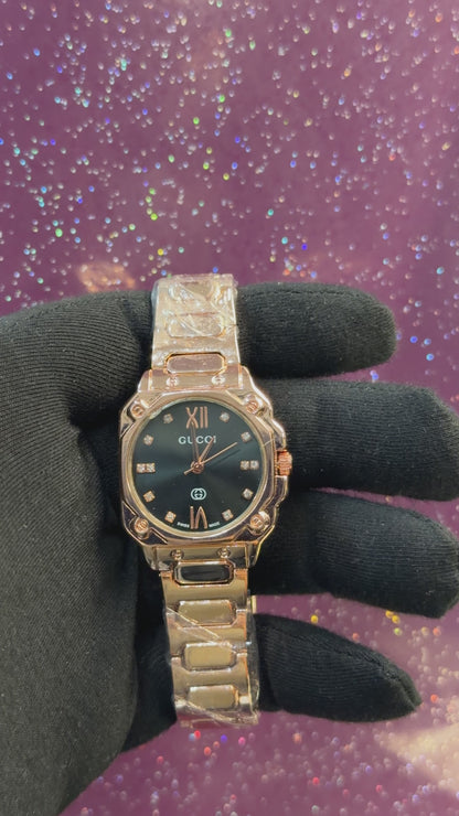 GUCCI - LADIES WATCH - ROSE GOLD COLOUR CHAIN WITH BLACK DIAL